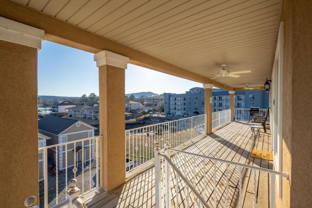 Views!! Luxury Condo W/Gourmet Kitchen, Breathtaking Views 레이크해밀턴 외부 사진