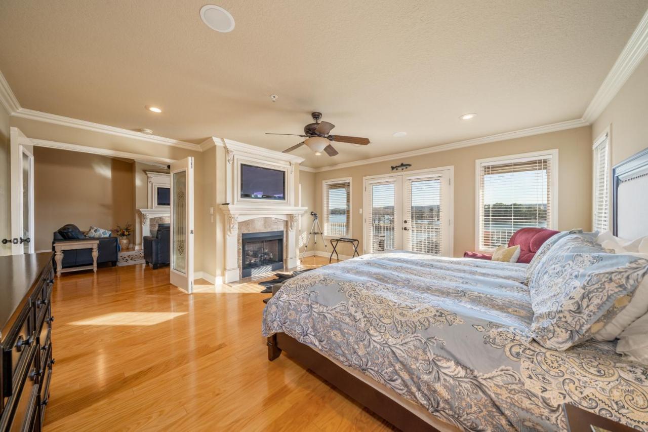 Views!! Luxury Condo W/Gourmet Kitchen, Breathtaking Views 레이크해밀턴 외부 사진